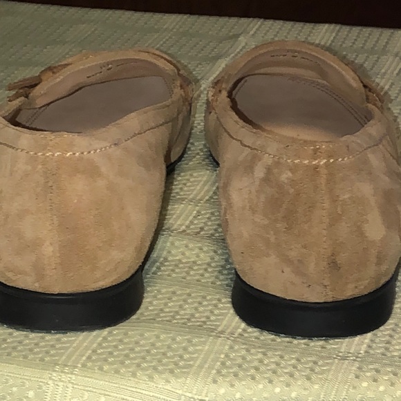 Talbots Women’s Cream Leather Suede Loafers - Picture 4 of 8